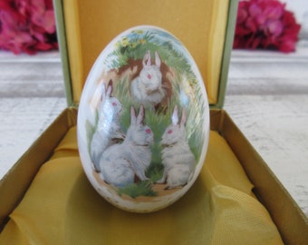 Easter Gift Idea: Royal Bayreuth 1975 Bunny Easter Egg Decor