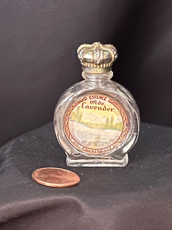 Vintage “Essence Olde Lavender “perfume bottle by Yardley London 1930s.
