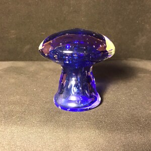 Vintage hand blown cobalt blue glass paperweight mushroom.