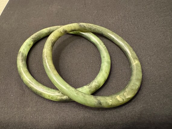 Two Vintage Serpentine Jade Bangle Bracelets - image 4