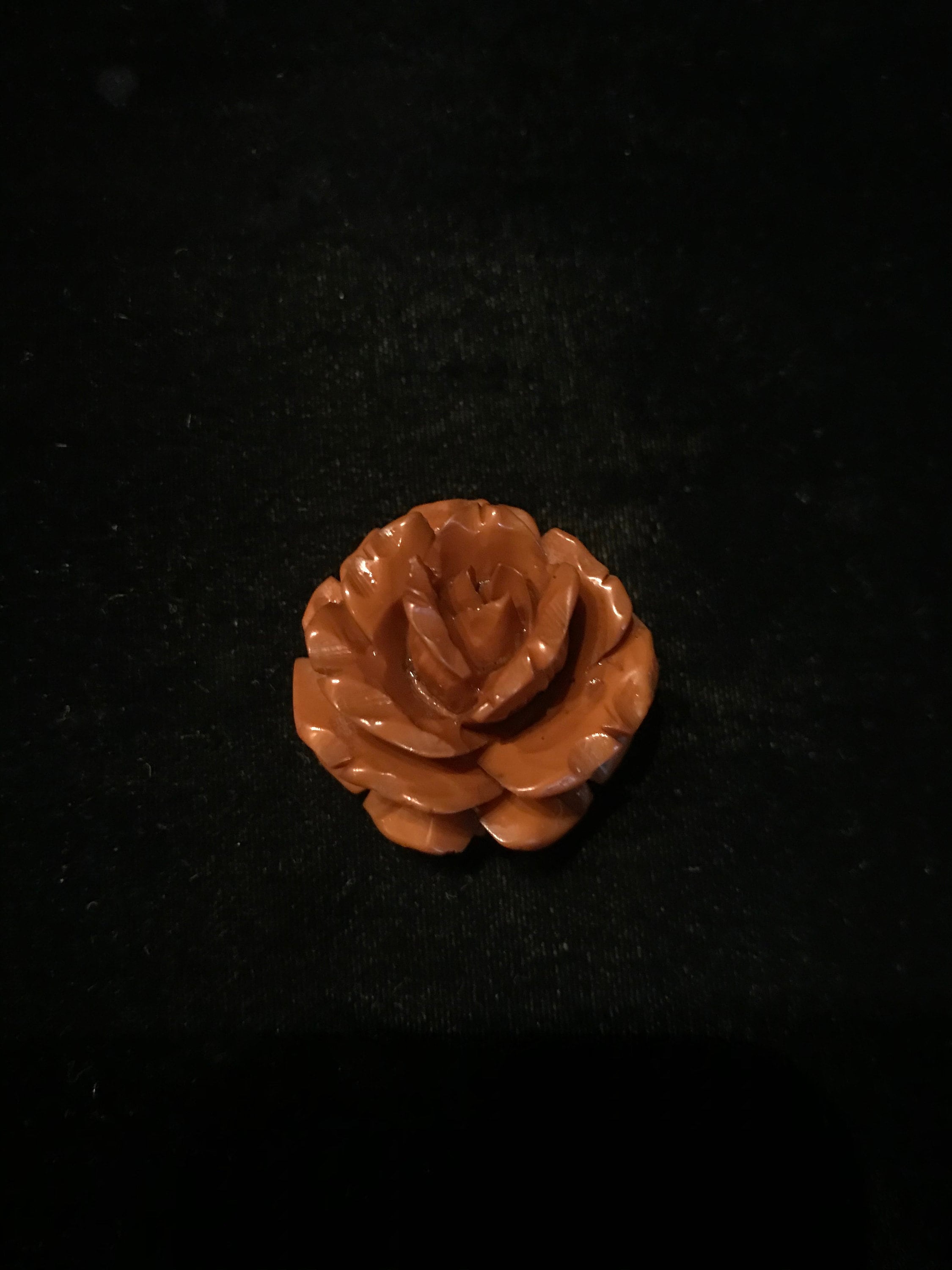 Broche Vintage Sculptée Bakélite Rose Et Marron - Motif Fleur - Réf CK27