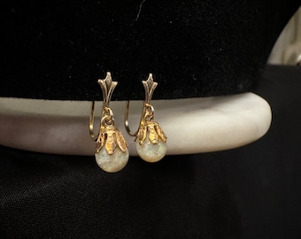 Vintage 14k Floating Crushed Opal Screw Back Earrings
