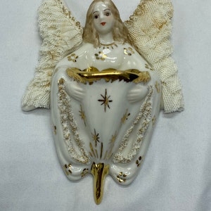 Vintage Irish Dresden lace, and porcelain angel wall pocket figurine.