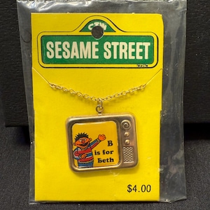 Vintage 1980 Jim Henson&#39;s Sesame Street Muppets Television Name Necklace New &quot;BETH&quot;