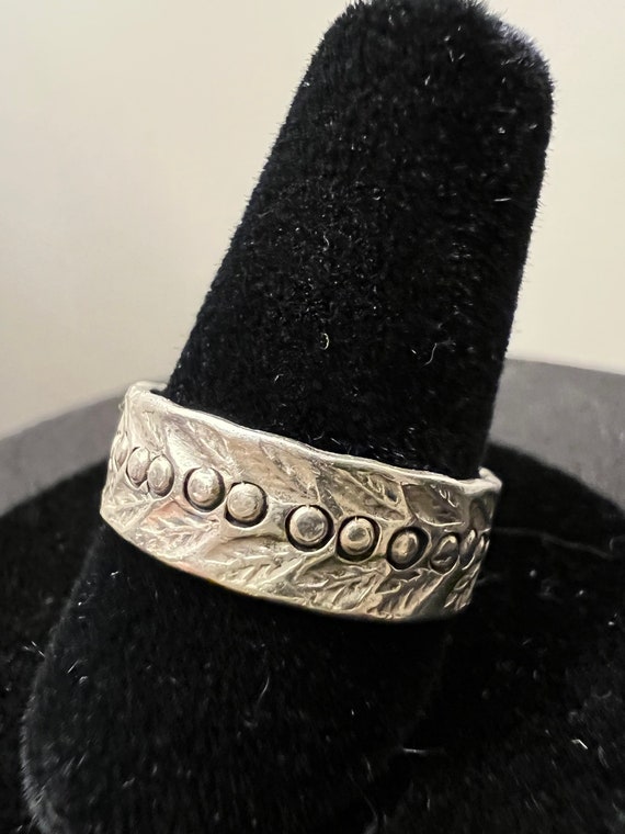 Vintage Sterling Silver Holly Leaf Band Ring