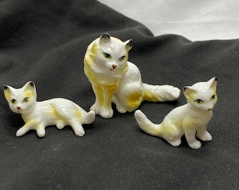 Vintage Shiken bone china ,Japan, figurines, mini cat and kitten family.