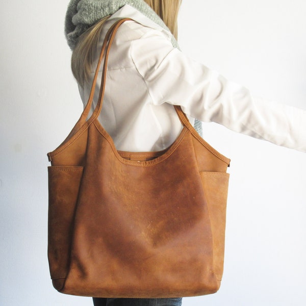 Classic Tan Leather Tote Bag for Women – Structured Shoulder Handbag with Zip Pocket