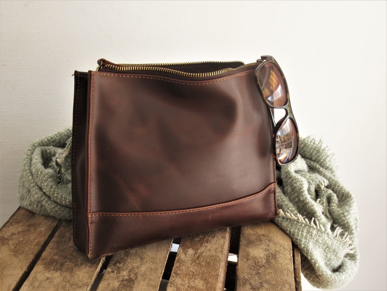 Braune Leder Clutch, Reisetasche, Makeup Tasche, Kosmetik Kulturtasche, Organizer Bild 7