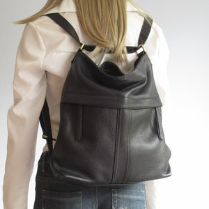 Convertible leather backpack, black shoulder bag with double function image 6