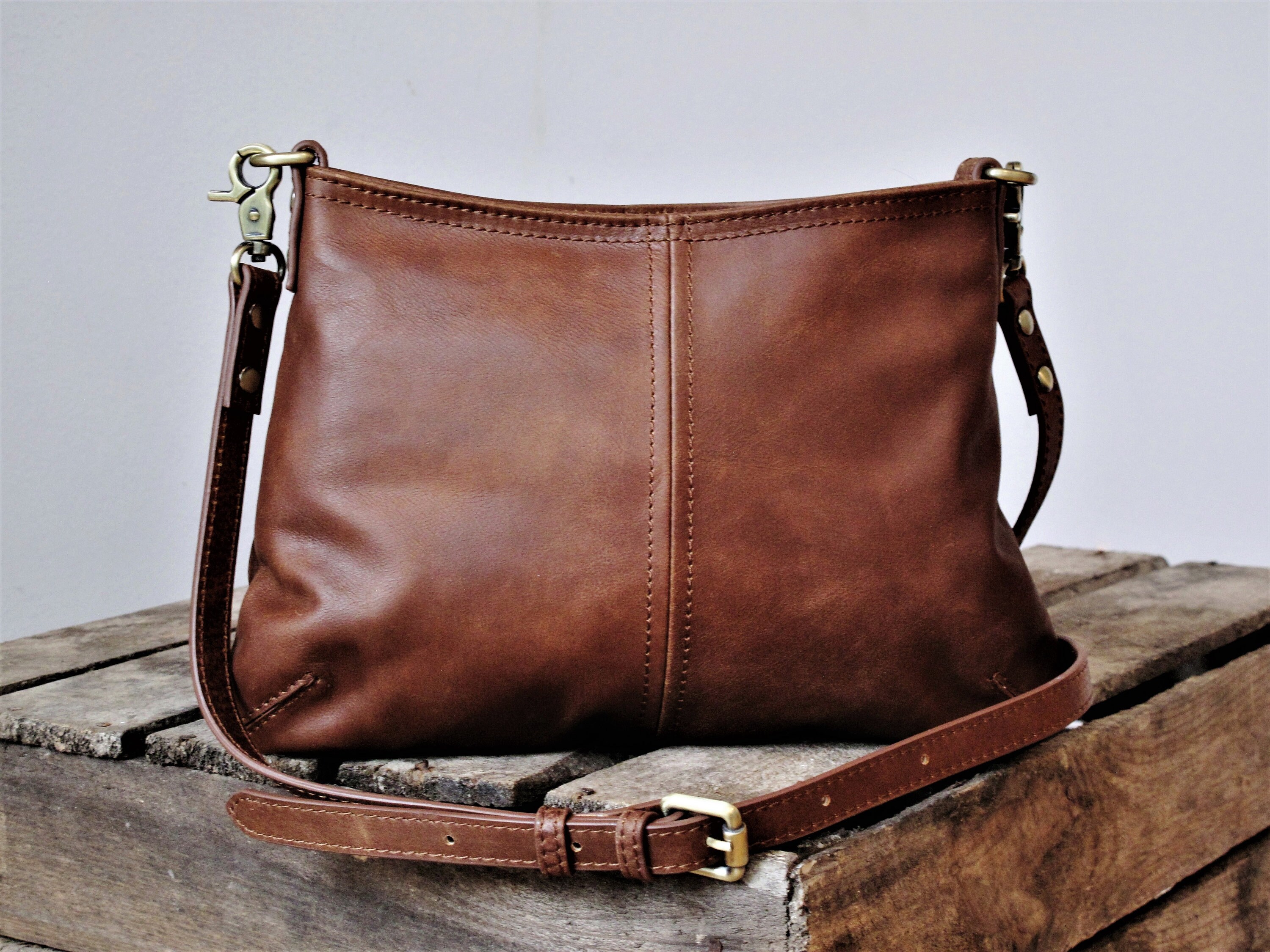 brown purse canada