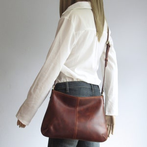 Leather crossbody bag, purse with zipper, small shoulder bag image 3