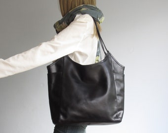 Black Leather Shoulder Bag: Women's Tote with Pockets