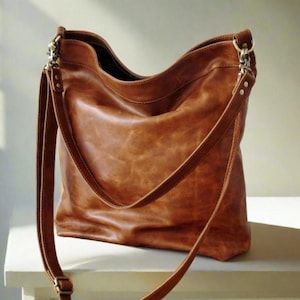 Hellbraune Leder Hobo Tasche, große Handtasche für Frauen, Einkaufstasche mit Umhängeriemen