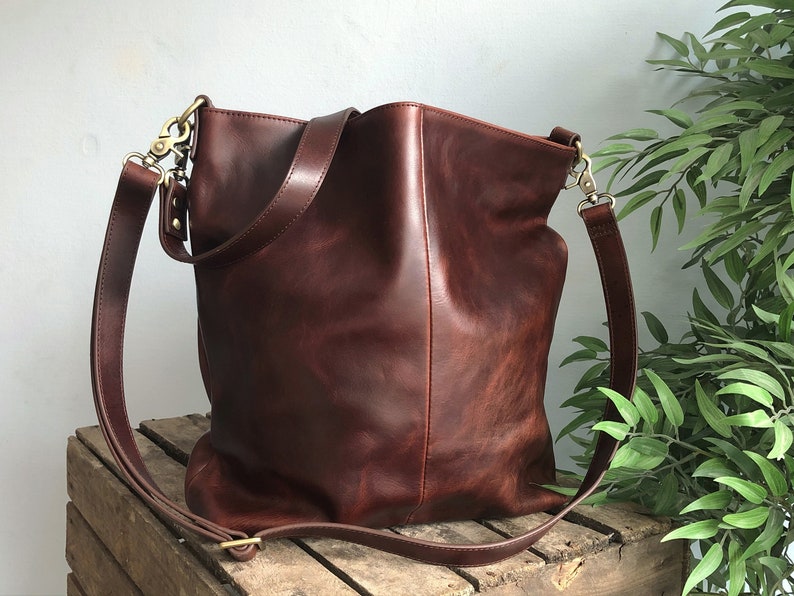 Brown leather shoulder bag, crossbody purse, unique shoulder bag image 3