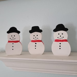 Wooden Snowmen Set of Three, Snowman set, Mini Snowmen, Snowmen Shelf Decorations, Winter Decor, Small Snowmen, Snowman Table Setting