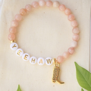 Pulseira personalizada Yeehaw Cowboy Cowgirl com pingentes, joia minimalista simples e delicada, com pingente inicial e monograma