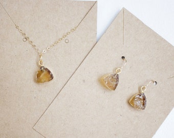 Conjunto de oro de 14k de dos pendientes de collar de citrino crudo, regalo de joyería de piedra de nacimiento de noviembre, regalo simple y delicado, cristal minimalista hecho a mano