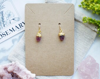 14k gouden robijnoorbellen, kristallen oorbellen, robijnrode sieraden, geboortesteensieraden, geboortesteen juli, cadeau voor vriend, trendy oorbellen, geboortesteen