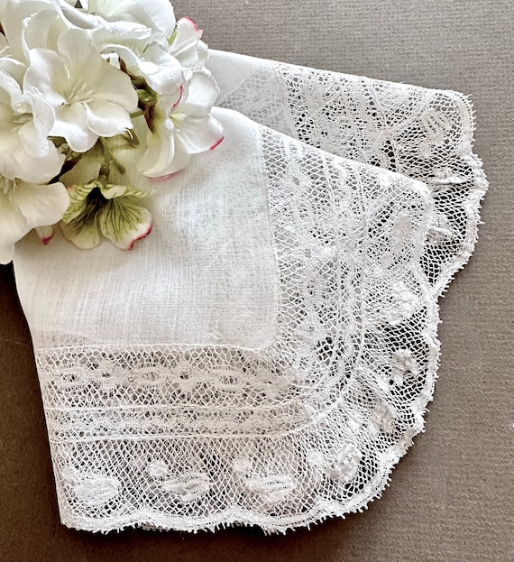 Vintage White Lace Hankie, White Lace Hanky Handk… - image 1