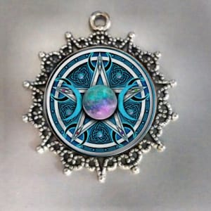 Triple Moon Goddess, Moon Goddess, Guardian of Crossroads, Goddess of Magic, Goddess Protector.