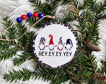 Buffalo Bills Gnome Ornament | 3-Zoll-Acryl, Hey.Ey.Ey.Yey