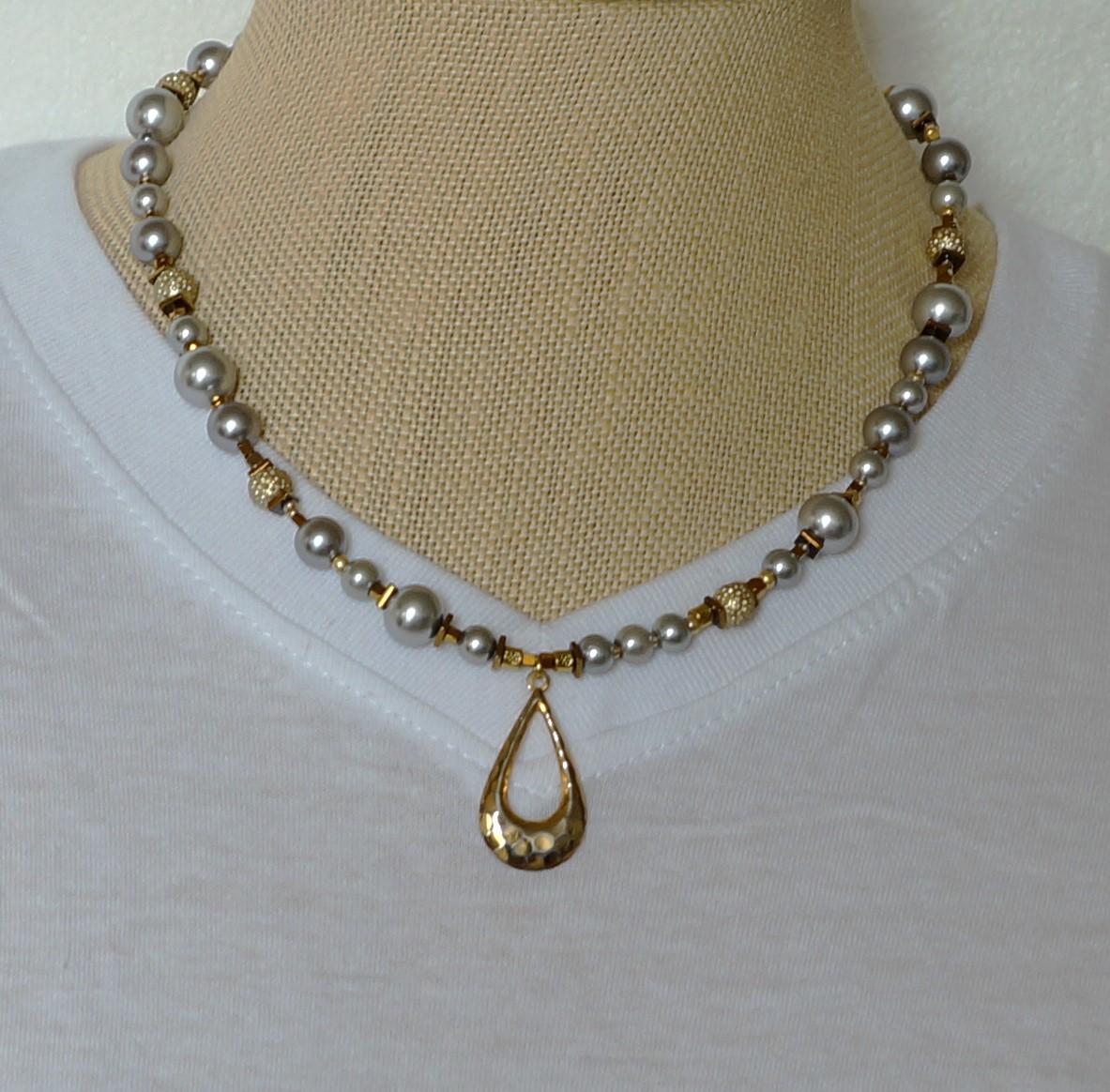 Collier Vintage En Perles D'hématite Rondes Gris Anthracite Et Dorées - Longueur 42 Cm