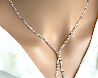 Collar delicado de cuentas de plata hecho a mano, colgante con cuentas, estilo minimalista moderno.