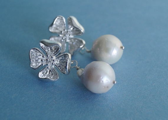 Flower Pearl Drop Earrings in Silver - Fuchsia – Mondo Mondo