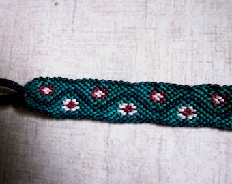 Bracciale dell'amicizia intrecciato con vite e fiori Bracciale macramè floreale