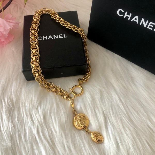 Authentic Chanel Gold-plated Chunky Choker with Detachable Coco Chanel silhouette & Chanel Logs motif/Made in France/Gorgeous vintage