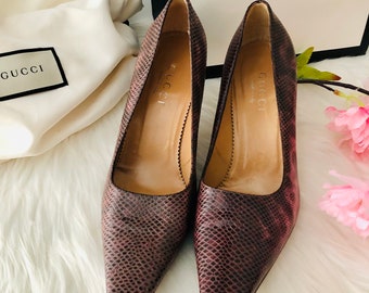 Authentic Gucci 2.5” heeled Pumps/Snake Skin Embossed  Genuine Leather/Smoky-D.Gray & Hazy-Purple/Size7B(Right) 7.5B(Left)/Italy/Like-New