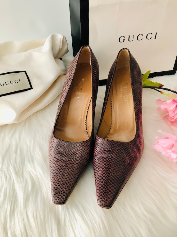 Authentic Gucci 2.5” heeled Pumps/Snake Skin Embos