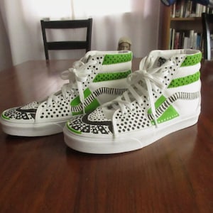 VAN&#39;s Off The Wall SK8-HI Skate Shoes Gender Neutral Men&#39;s 7.5 Women&#39;s 9 Limited Ed Vans Skateboard Graffiti Style Fun Pop Art Collectors