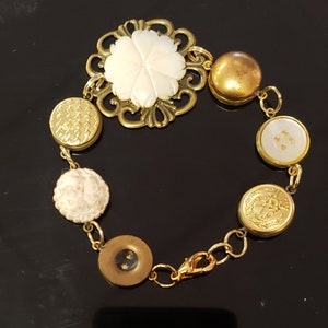 Button Bracelet, Vintge Button Bracelet, Upcycled Vintage Bracelet, Unique Bracelet, Versatile Bracelet, Button Jewelry, Sewers Gift, OOAK