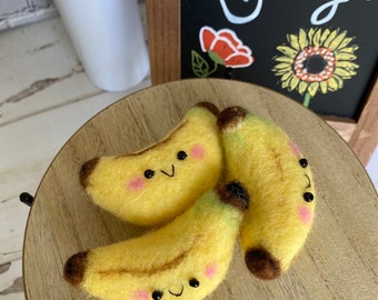 Cute Banana Fridge Magnet | Kitchen Magnet | Felt banana leek | Fruit Magnet | Kitchen Deco | Office Magnet (Needle Felted)