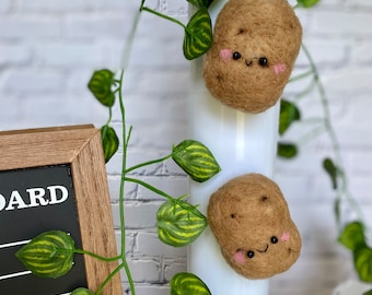 Kawaii Potato Fridge Magnet | Kitchen Magnet | Felt Potato | Veggie Magnet | Kitchen Deco | Office Magnet (Needle Felted)