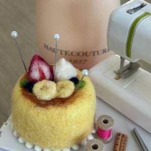 Mini Cheese Cake Pincushion | sewing pin pincushin | cute pincushion | felted pincushion | needle felted pincushion | Cake decor