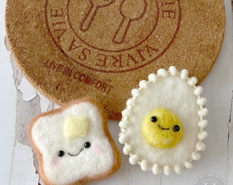 one Bread or egg Fridge Magnet | Kitchen Magnet | toast Magnet | egg Magnet | Felt Wool Food | Office Magnet | Kitchen Deco |(Needle Felted)