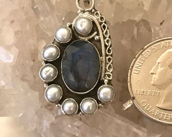 Labradorite and Pearls Pendant Necklace