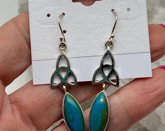 Pendientes de ópalo azul