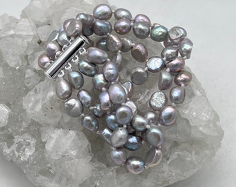 Bracelet de perles d'eau douce grises à quatre rangs, taille 7"