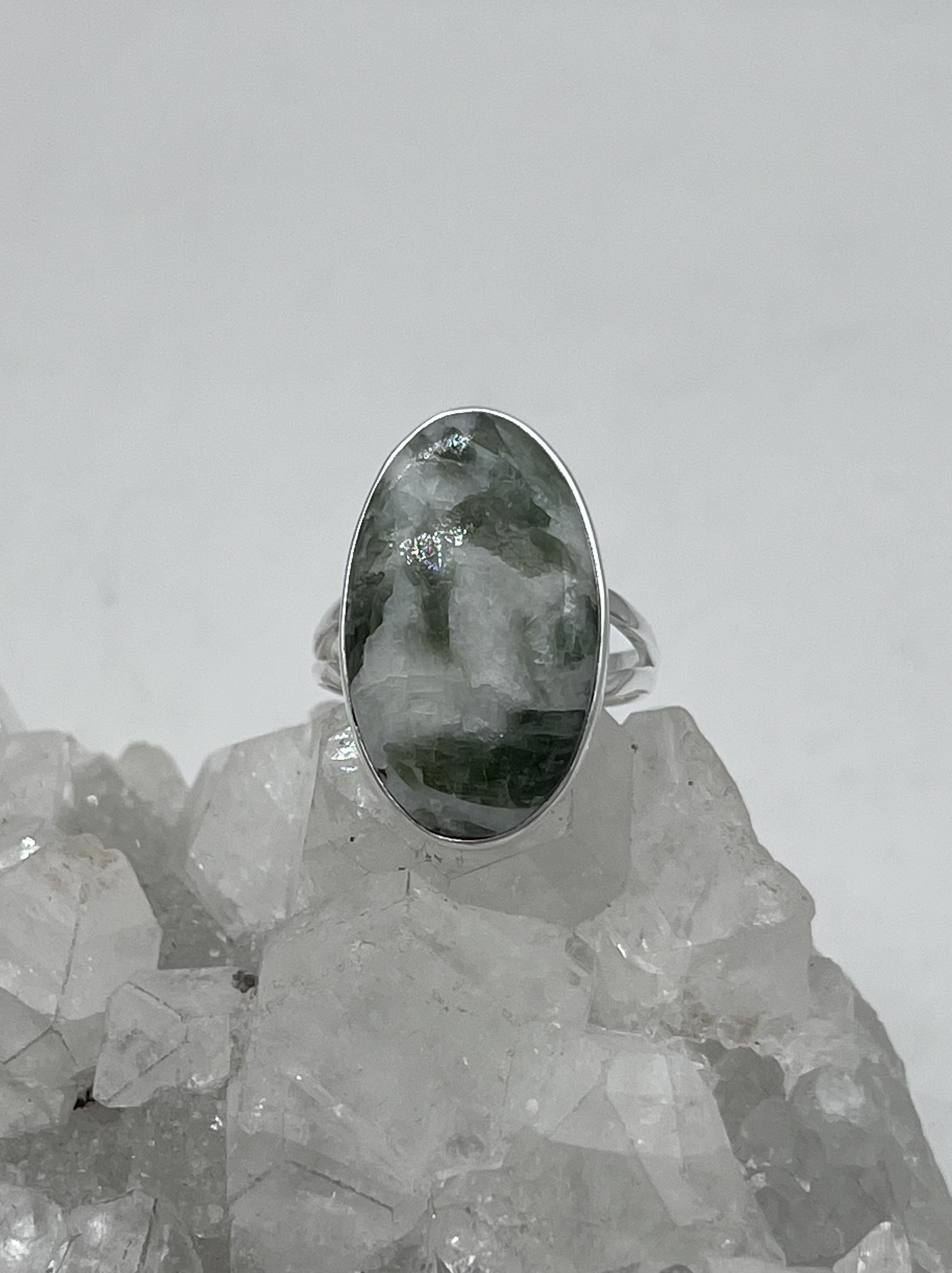 グリーントルマリンインクォーツリング、サイズ9 - Etsy 日本