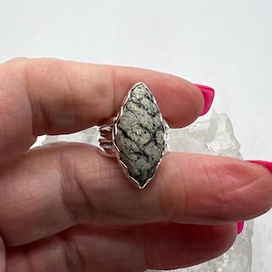 Abstract Morrisonite Jasper Ring, Size 5 1/2