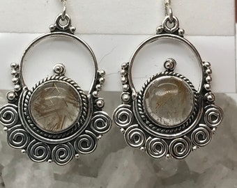 Brincos de quartzo rutilado dourado
