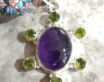 Lindo pingente de ametista e cristal