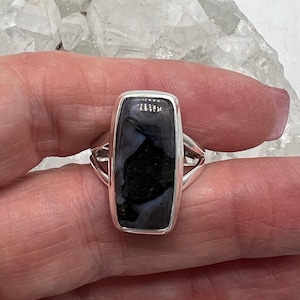 Mystic Merlinite Ring, Size 7 1/2