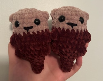 Peluche Baby Otter all'uncinetto - Peluche Lontra di mare