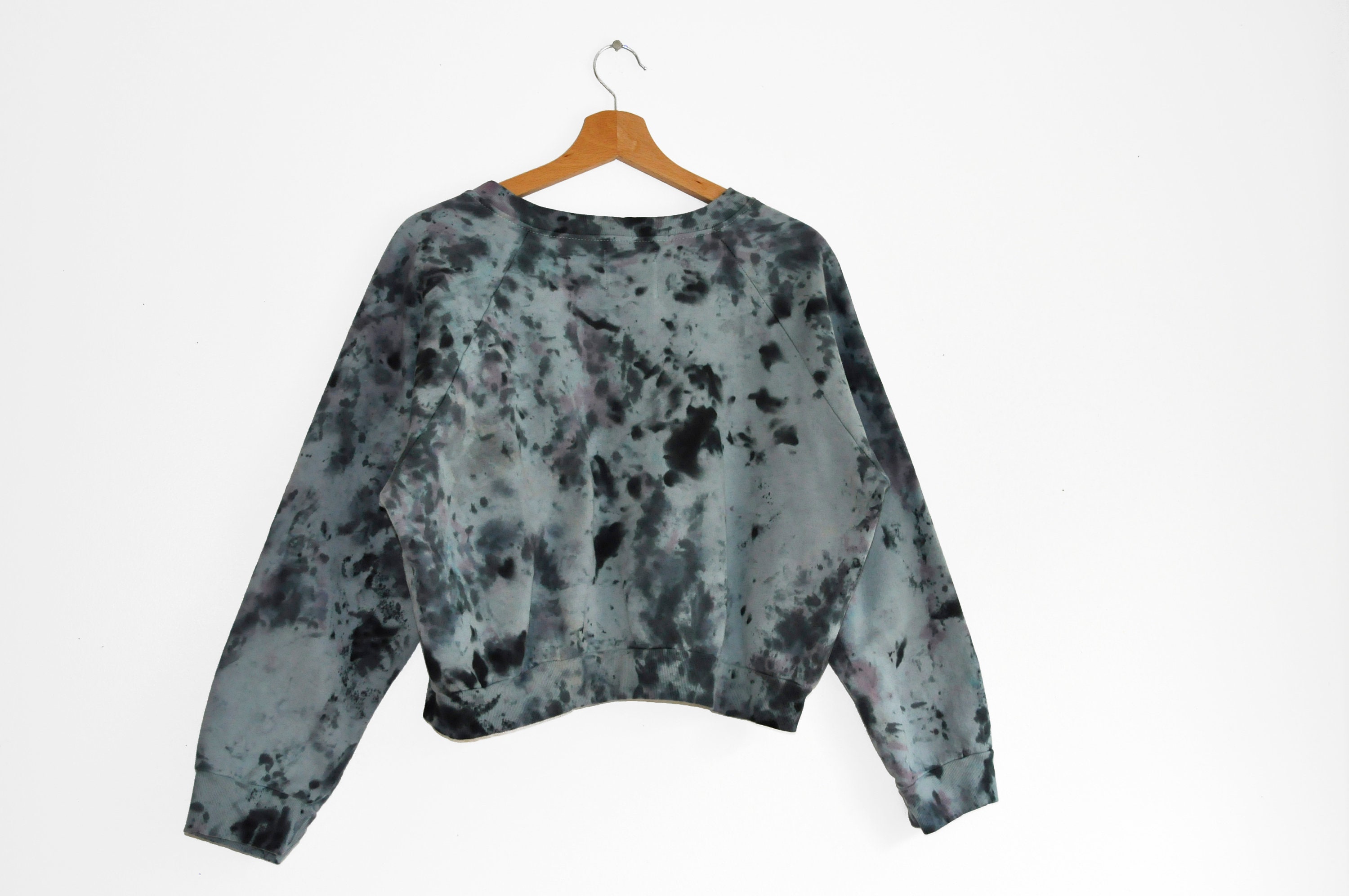 Sweater tie dye crop hotsell