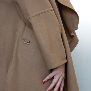 Camel Wool Coat With Wraparound Collar / Beige Wrap Coat With Shawl Collar / Contemporary Classic Draped Collar Jacket From Soft Wool 画像 8