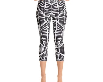 Black and White Abstract Print Capri Leggings: High Waist Womenswear